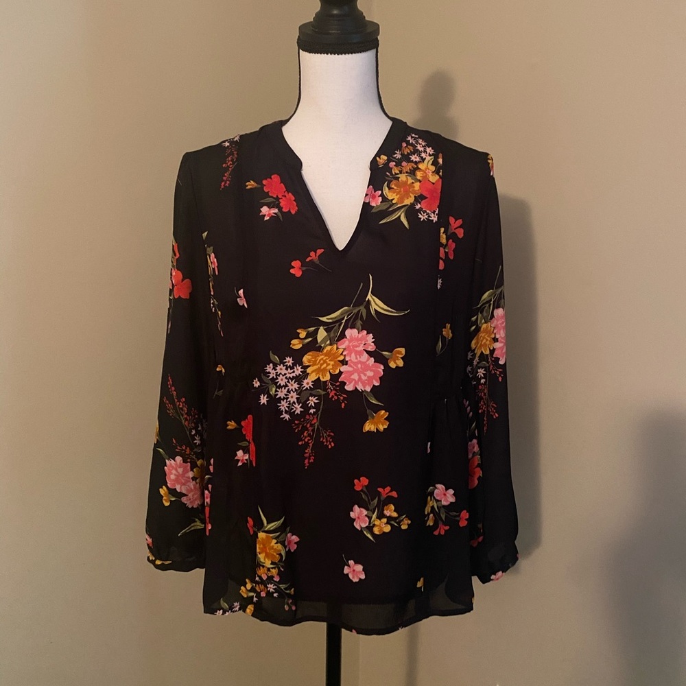 Beautiful Floral Blouse Perfect for Spring!